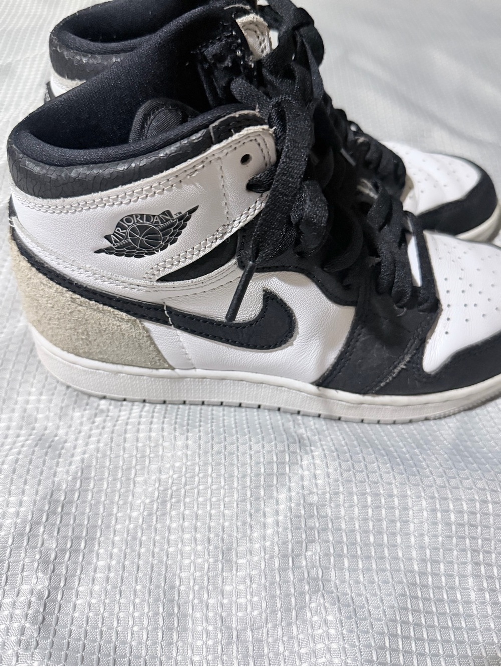 Nike Black and White Kids High-Top Sneakers - Picture 4 of 10